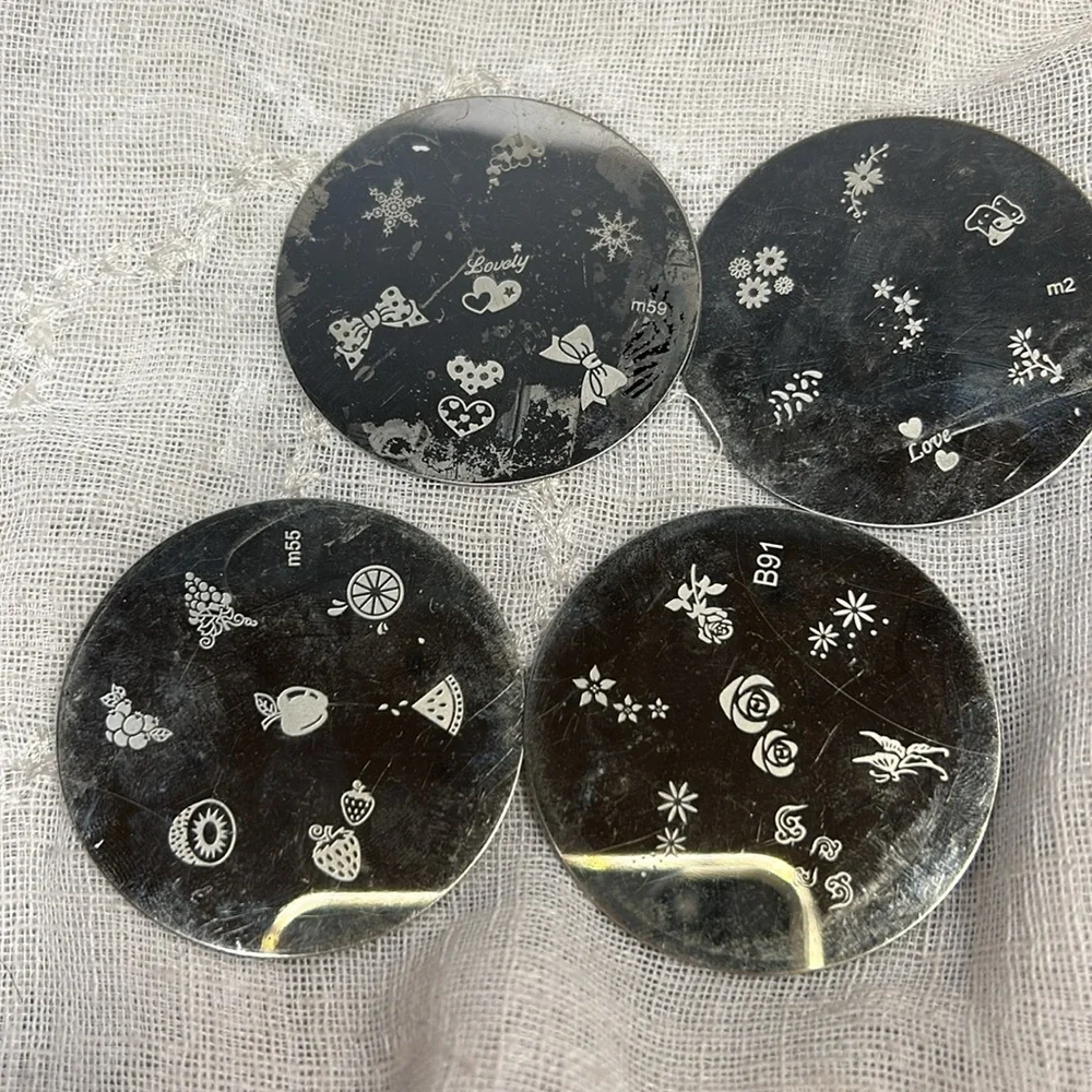 Manicure plate bundle: 29 circular, 1 easy french smile cut, rectangular plate